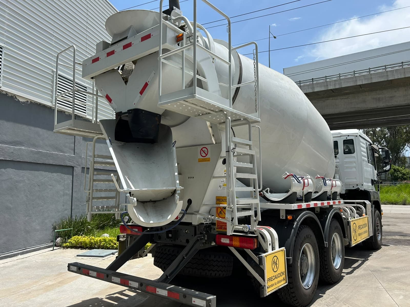 Camión Mixer — vista 3