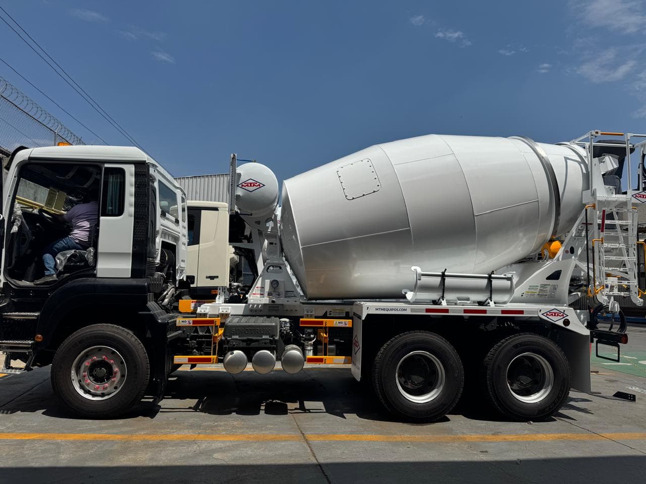 Camión Mixer — vista 8